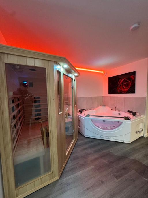 Nuit Defendue - Jacuzzi - Sauna - By Primo C0Nciergerie Tournus Exterior photo