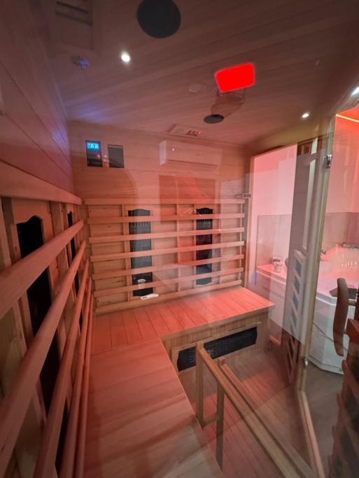 Nuit Defendue - Jacuzzi - Sauna - By Primo C0Nciergerie Tournus Exterior photo