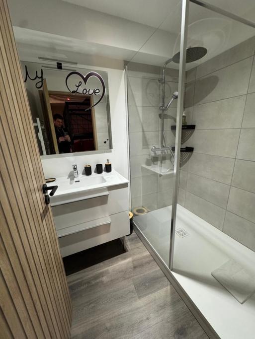 Nuit Defendue - Jacuzzi - Sauna - By Primo C0Nciergerie Tournus Exterior photo