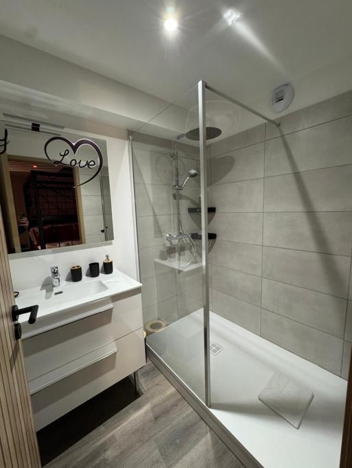 Nuit Defendue - Jacuzzi - Sauna - By Primo C0Nciergerie Tournus Exterior photo